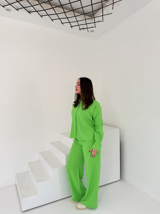 Two-Piece Linen Suit Mantis